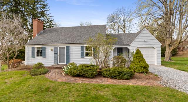 Photo of 10 Park Pl, Glastonbury, CT 06073