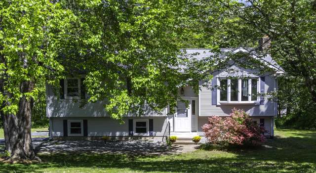 Photo of 106 Highland View Dr, Windham, CT 06266