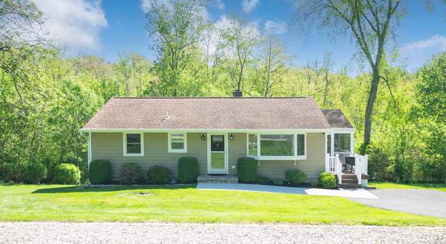Photo of 7 Bayview Dr, Brookfield, CT 06804