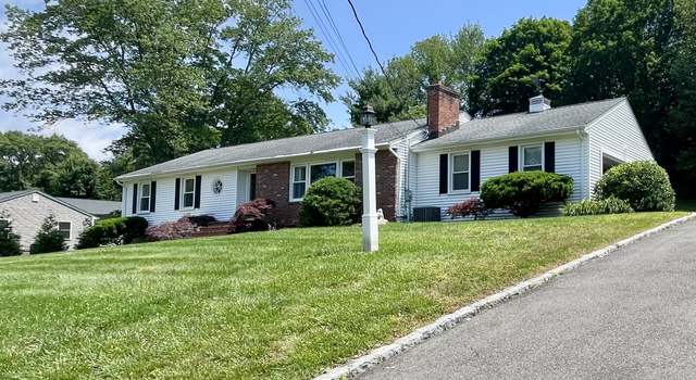 Photo of 523 Overlook Dr, Orange, CT 06477