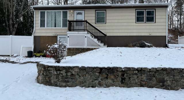 Photo of 7 Donna Ave, Derby, CT 06418