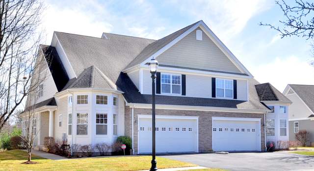 Photo of 10 Pebble Beach Dr #10, Bloomfield, CT 06002
