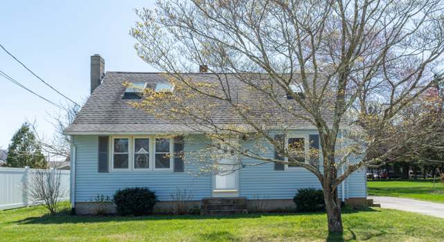 Photo of 3 Edgewood Ave, Waterford, CT 06385