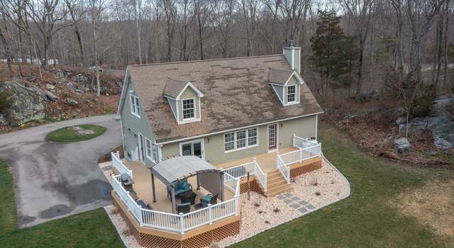 Photo of 67 Maple St, Chester, CT 06412