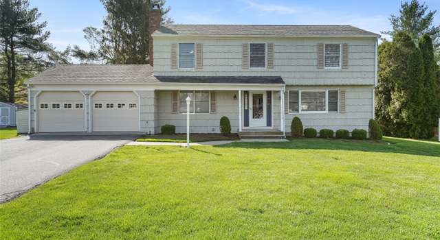 Photo of 7 Far Horizons Dr, Bethel, CT 06801