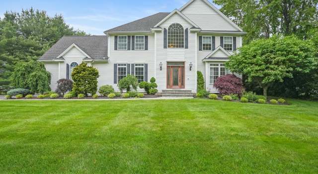 Photo of 19 Twitchgrass Rd, Trumbull, CT 06611
