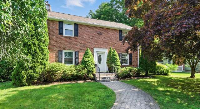 Photo of 51 Sunset Ter, Farmington, CT 06085