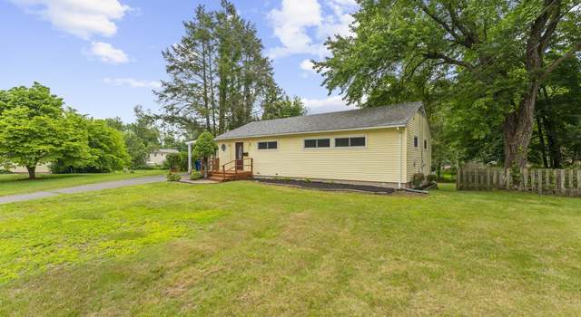 Photo of 71 Green Manor Ave, Windsor, CT 06095