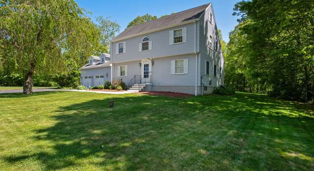 Photo of 10 Colonial Dr, Clinton, CT 06413