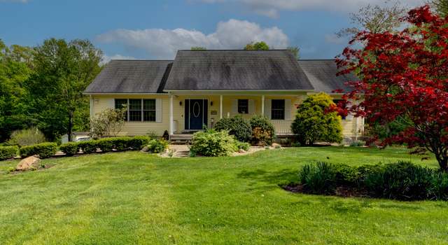 Photo of 37 E Morris Ln, Morris, CT 06763