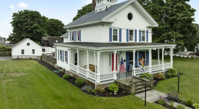 Photo of 122 College St, Old Saybrook, CT 06475