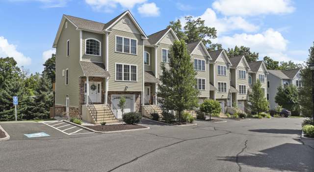 Photo of 33 Short Oak Dr #33, Brookfield, CT 06804
