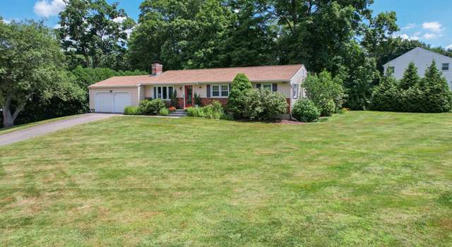 Photo of 20 Club Ln, Cheshire, CT 06410
