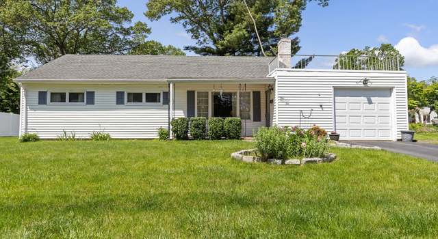 Photo of 110 Constance Dr, Manchester, CT 06042