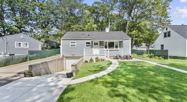 Photo of 672 Bradley St, East Haven, CT 06512