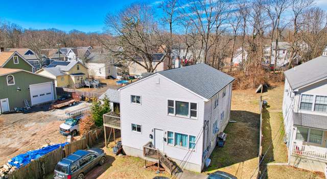 Photo of 18 W Hills Rd, New Haven, CT 06515