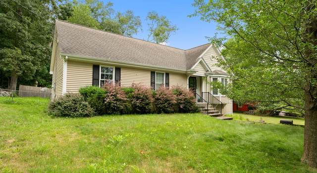 Photo of 85 Mohegan Park Rd, Norwich, CT 06360