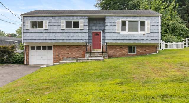 Photo of 20 Lancaster Pl, Stamford, CT 06905