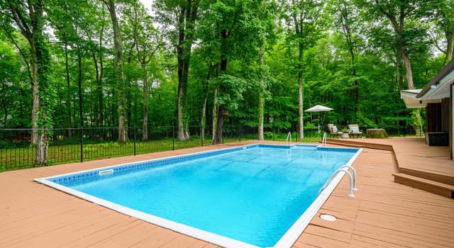 Photo of 6 High Ridge Grv, Brookfield, CT 06804
