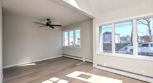 Photo of 1 Atwater St, East Haven, CT 06512