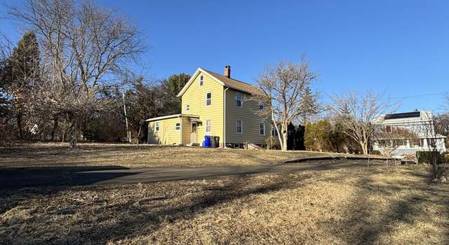 Photo of 17 Reynolds Ln, Branford, CT 06405