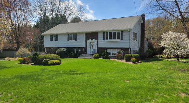 Photo of 19 Pioneer Dr, Windsor, CT 06095
