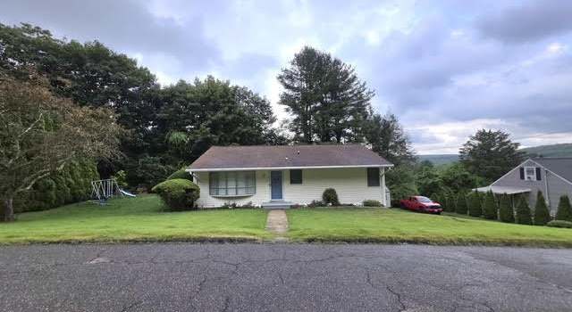Photo of 6 Morningstar Dr, Seymour, CT 06483