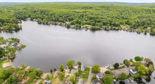 Photo of 11 Bayside Dr, Wales, MA 01081