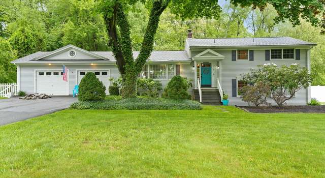 Photo of 276 Sarah Cir, Orange, CT 06477