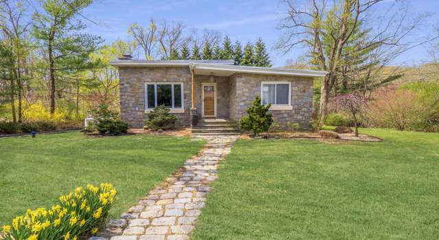 Photo of 49 Crest Rd, Ridgefield, CT 06877