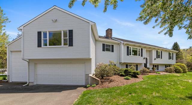 Photo of 3 River Edge Dr, Sandy Hook, CT 06482