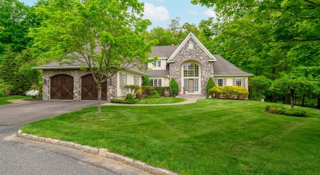 Photo of 34 Avalon Dr, Middlebury, CT 06762