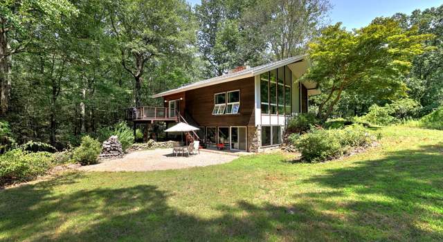 Photo of 576 Wheelers Farm Rd, Orange, CT 06477