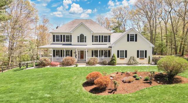 Photo of 2 Highland Oak Dr, Ellington, CT 06029