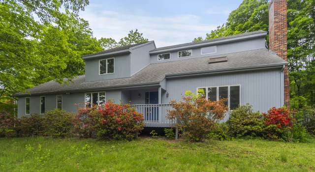 Photo of 2 Meadowview Ln, Norwich, CT 06360