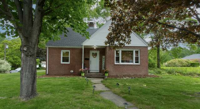 Photo of 60 Palmer Rd, Branford, CT 06405