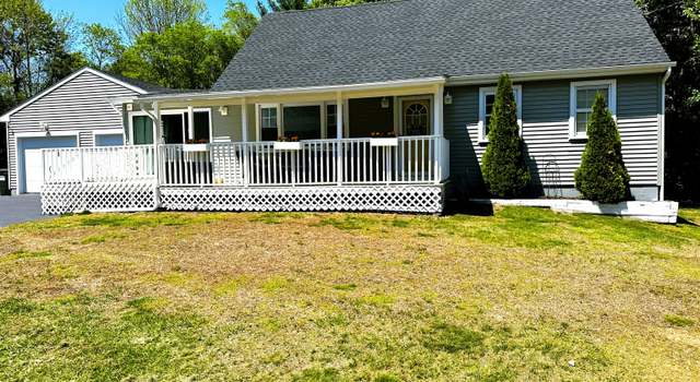 Photo of 17 Aspen Ct, Norwich, CT 06360
