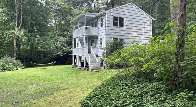 Photo of 33 Laurel Ln, Ridgefield, CT 06877
