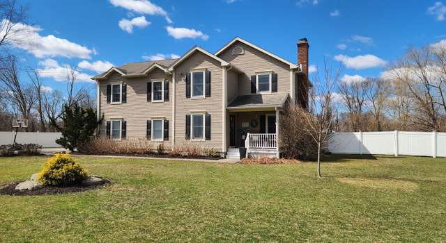 Photo of 233 Squaw Rock Rd, Plainfield, CT 06354