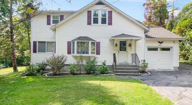 Photo of 18 Driftway Rd, Danbury, CT 06811