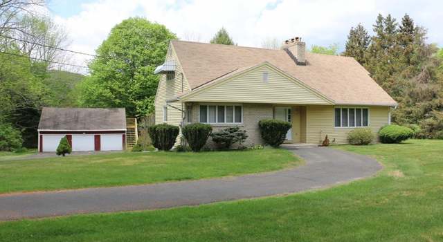 Photo of 459 Quaker Farms Rd, Oxford, CT 06478