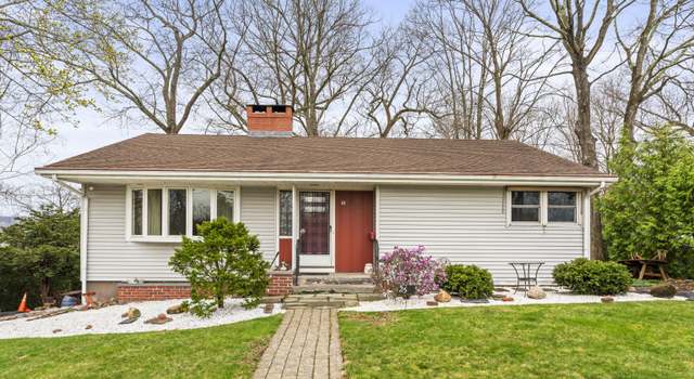 Photo of 25 Sunnyslope Dr, Middletown, CT 06457