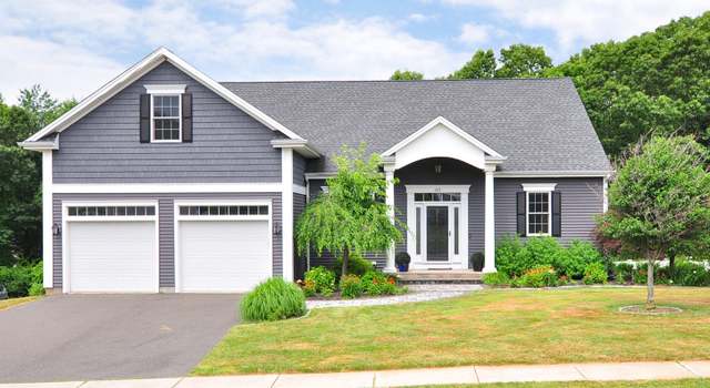 Photo of 419 Briarwood Dr, Manchester, CT 06040