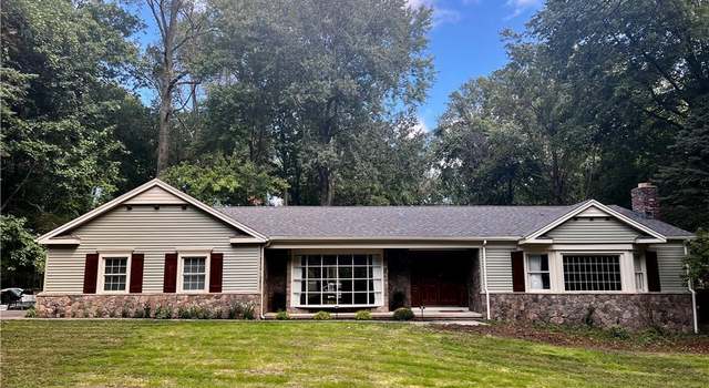 Photo of 70 Pilgrim Ln, Stratford, CT 06614