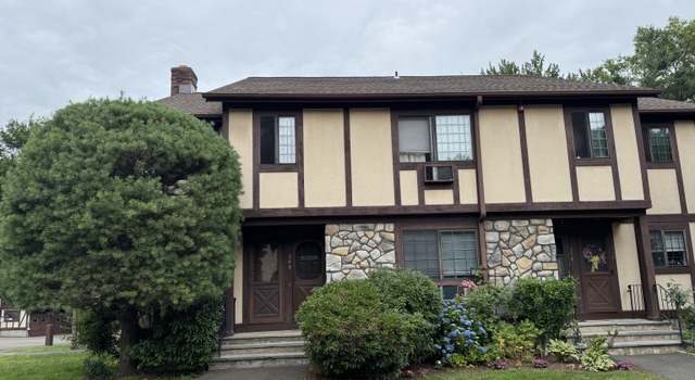 Photo of 239 Foxwood Ln #239, Milford, CT 06461