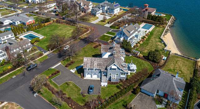 Photo of 158 Davenport Dr, Stamford, CT 06902