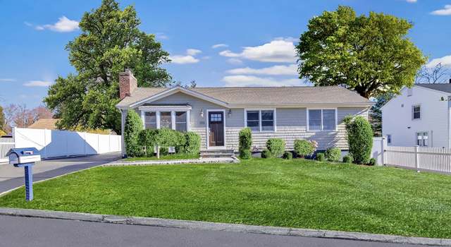 Photo of 154 Warsaw St, Fairfield, CT 06825