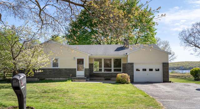Photo of 5 Mull Berry Dr, Ledyard, CT 06335