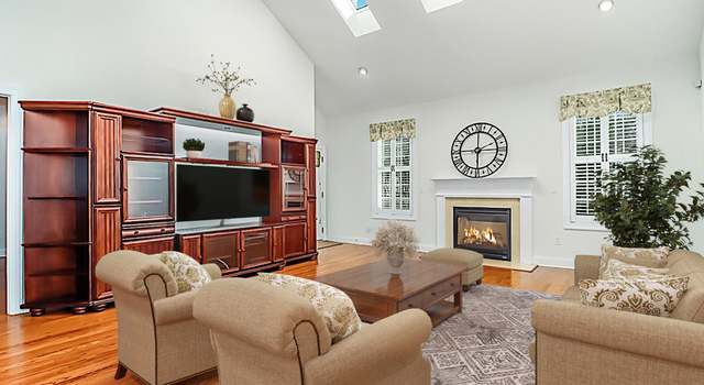Photo of 66 Watkins Dr #66, Newtown, CT 06482