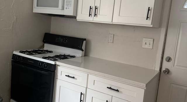 Photo of 327 Dover St, Bridgeport, CT 06610